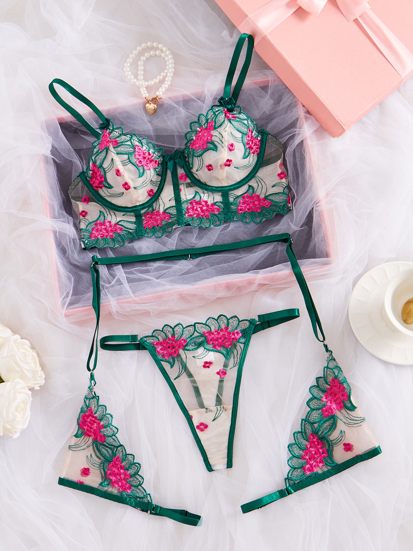 Sprung Out Bra Set & Suspender