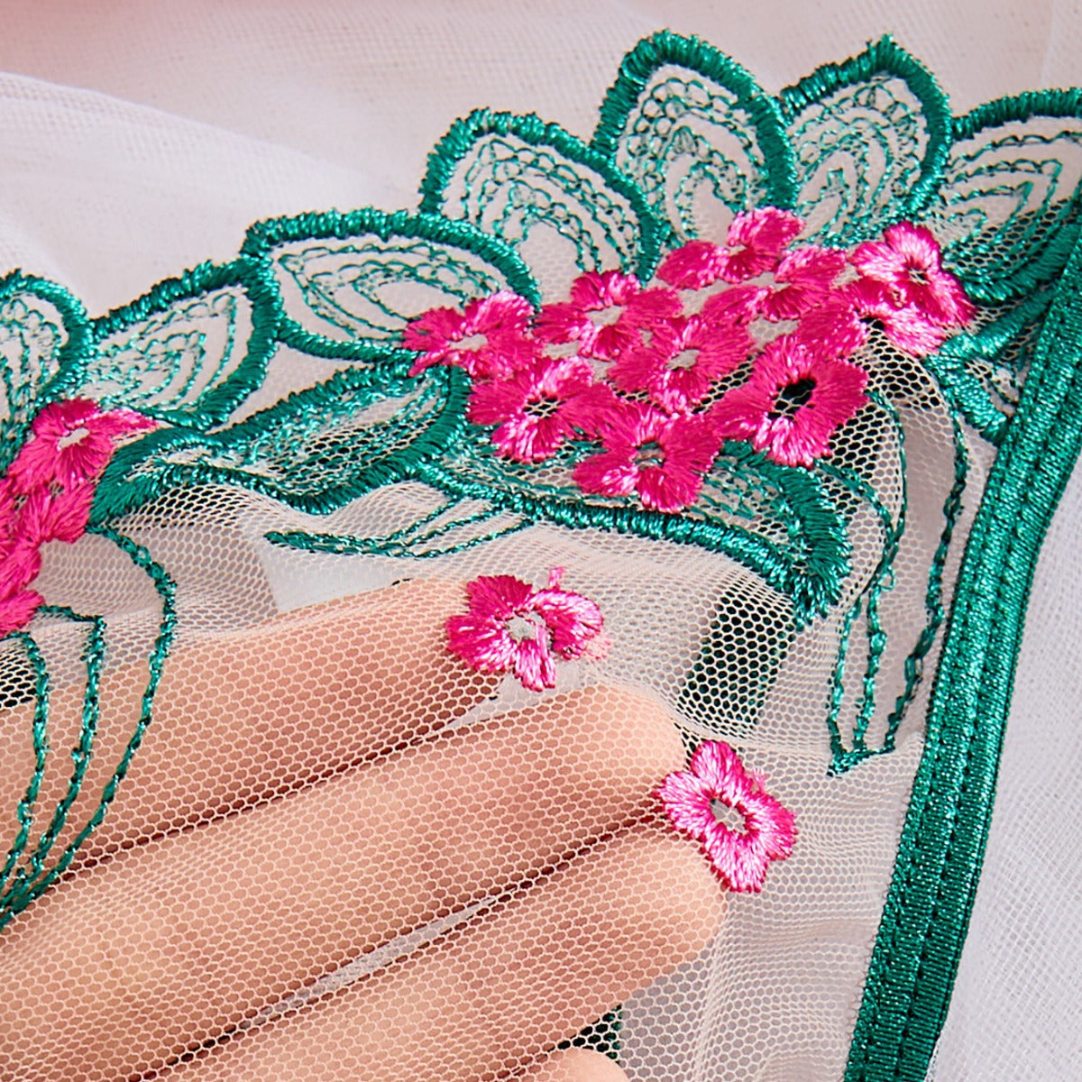 Sprung Out Bra Set & Suspender